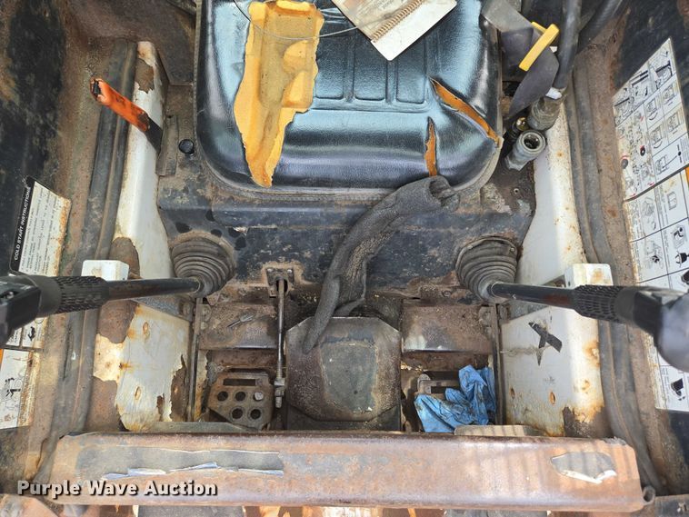 image for item DT7199 1994 Bobcat 742B skid steer loader