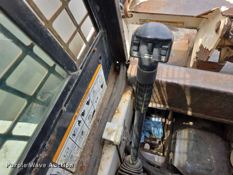 image for item DT7199 1994 Bobcat 742B skid steer loader