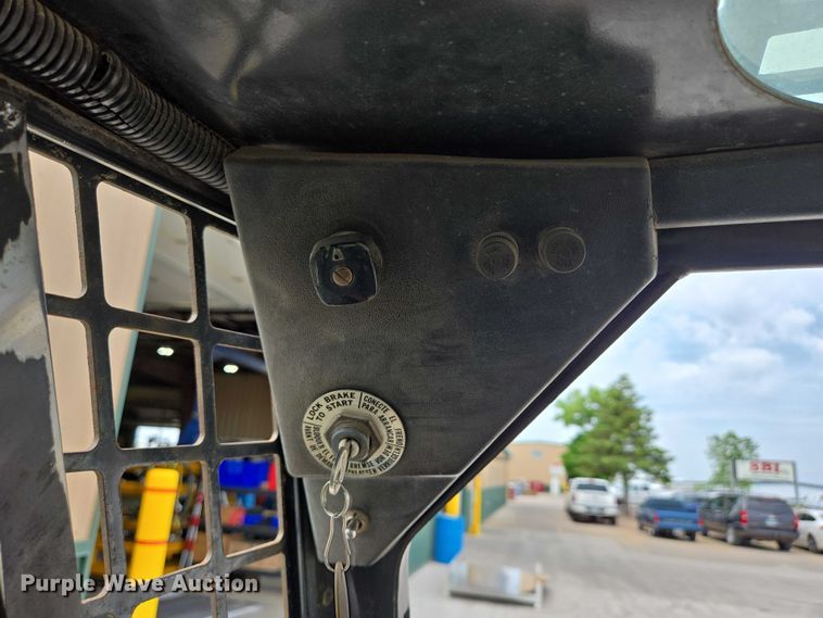 image for item DT7199 1994 Bobcat 742B skid steer loader