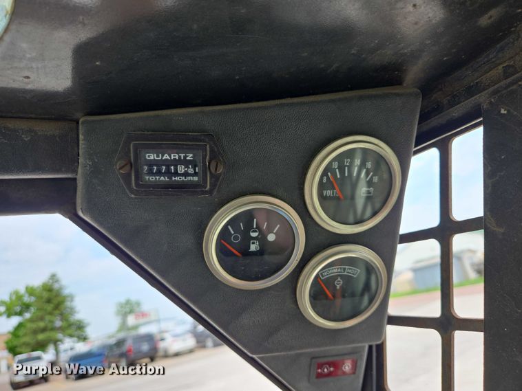 image for item DT7199 1994 Bobcat 742B skid steer loader