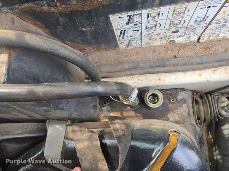 image for item DT7199 1994 Bobcat 742B skid steer loader