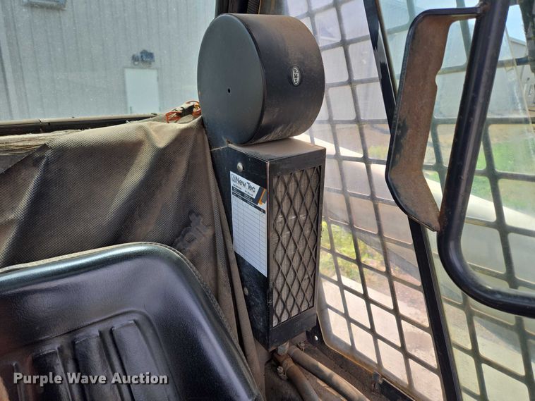 image for item DT7199 1994 Bobcat 742B skid steer loader