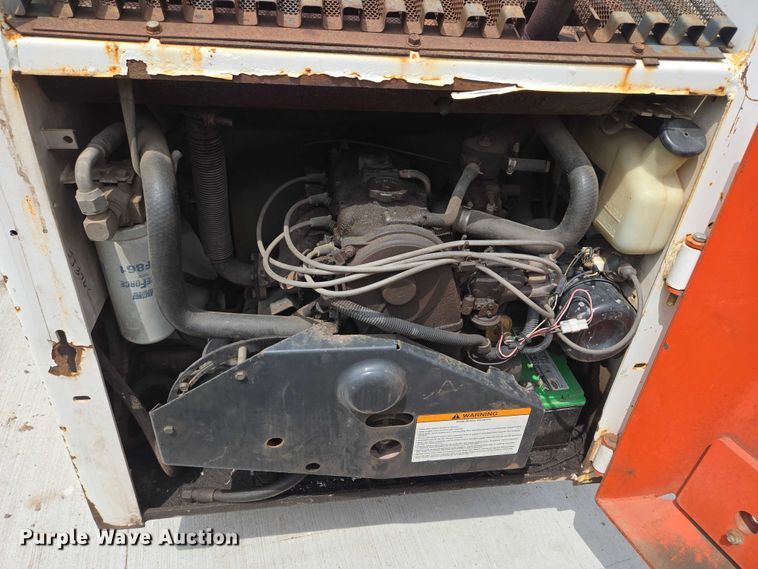 image for item DT7199 1994 Bobcat 742B skid steer loader