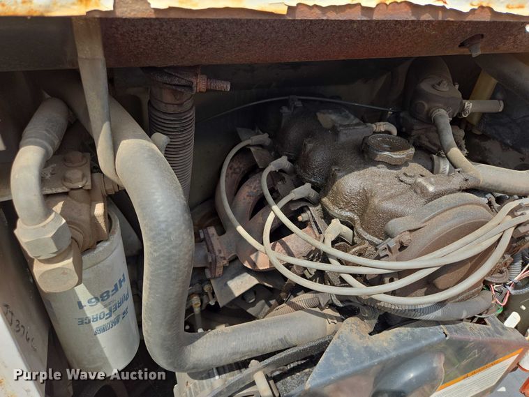 image for item DT7199 1994 Bobcat 742B skid steer loader