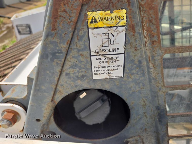 image for item DT7199 1994 Bobcat 742B skid steer loader