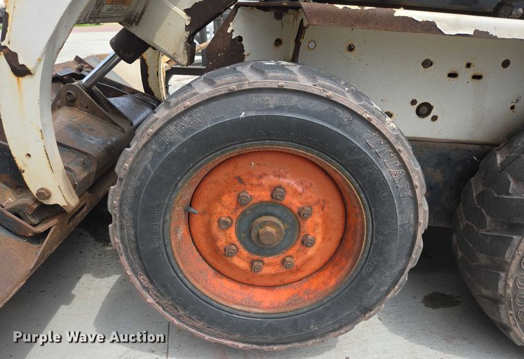 image for item DT7199 1994 Bobcat 742B skid steer loader