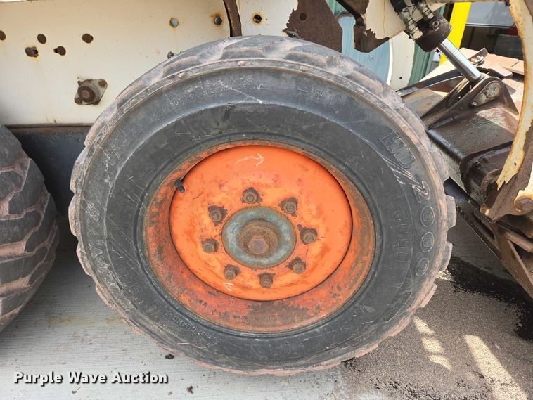 image for item DT7199 1994 Bobcat 742B skid steer loader