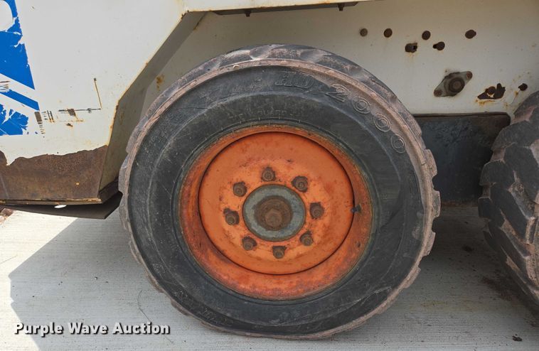 image for item DT7199 1994 Bobcat 742B skid steer loader