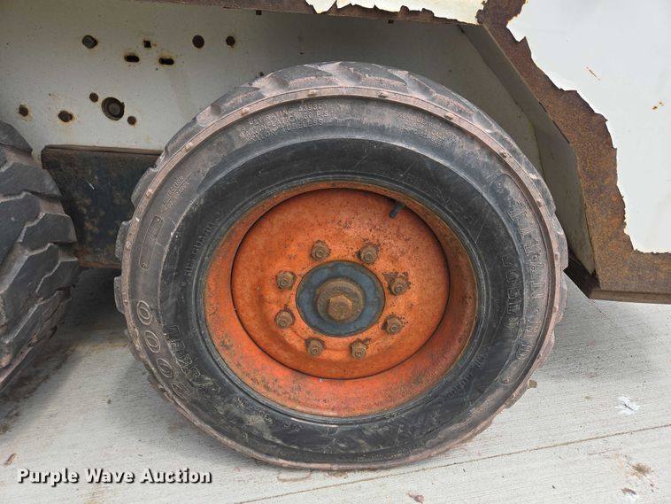 image for item DT7199 1994 Bobcat 742B skid steer loader