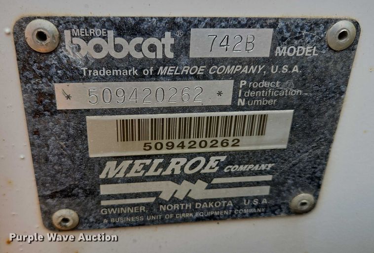 image for item DT7199 1994 Bobcat 742B skid steer loader