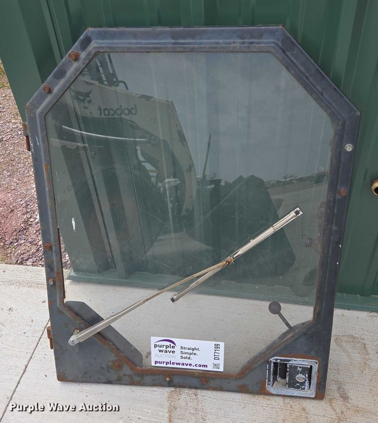 image for item DT7199 1994 Bobcat 742B skid steer loader