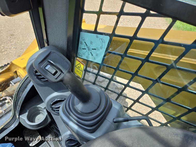 image for item DT7200 2018 Caterpillar 246D skid steer loader