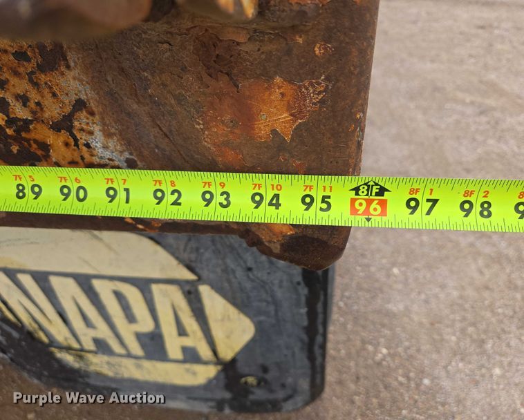 image for item DT7210 2000 International 4900 dump truck