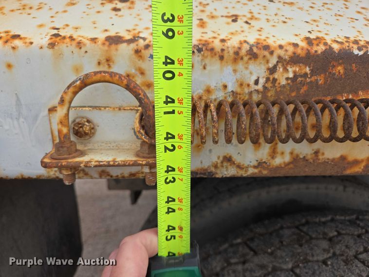 image for item DT7210 2000 International 4900 dump truck