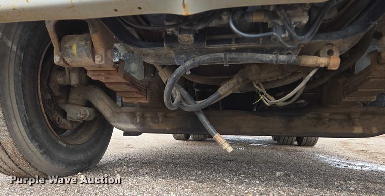 image for item DT7210 2000 International 4900 dump truck