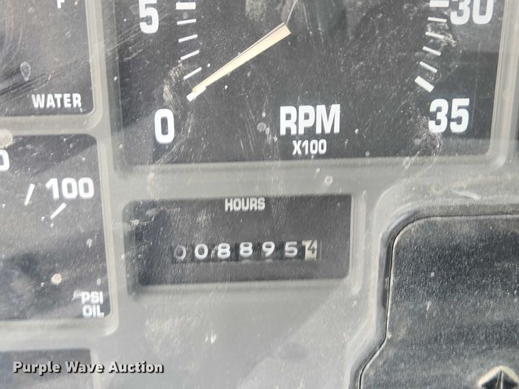 image for item DT7210 2000 International 4900 dump truck