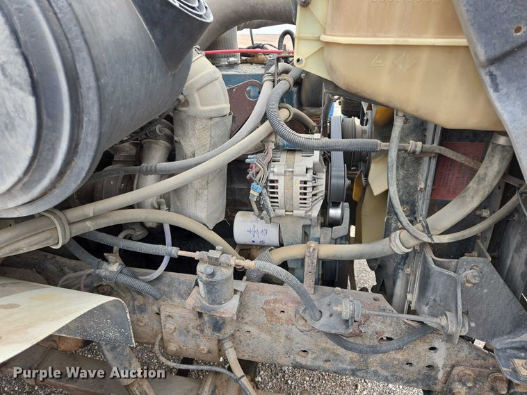 image for item DT7210 2000 International 4900 dump truck