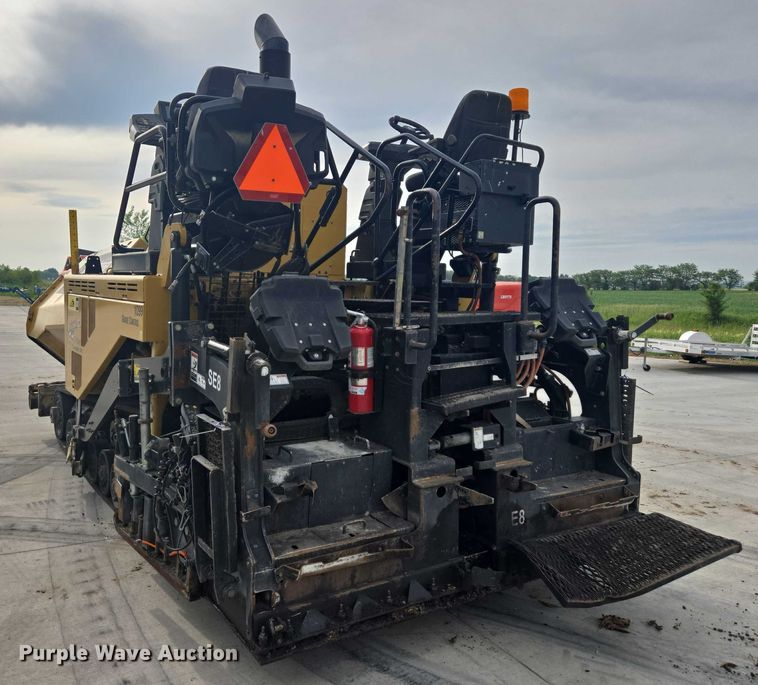 image for item DT7226 2015 Caterpillar AP655F paver