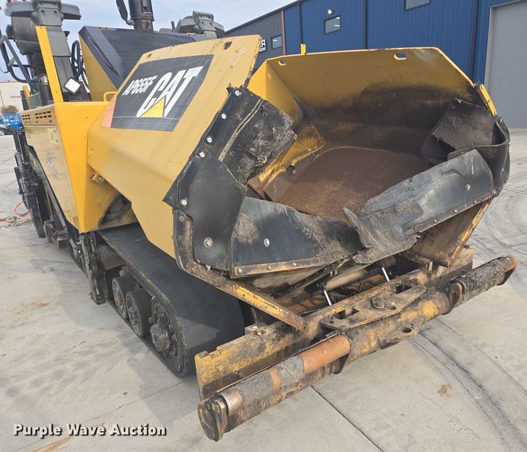 image for item DT7226 2015 Caterpillar AP655F paver