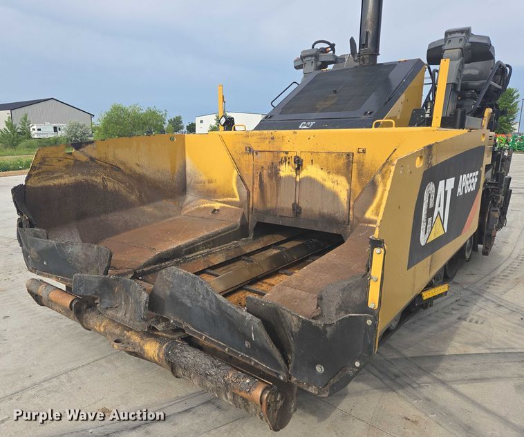 image for item DT7226 2015 Caterpillar AP655F paver