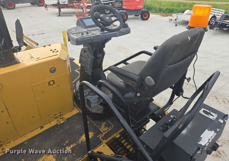 image for item DT7226 2015 Caterpillar AP655F paver