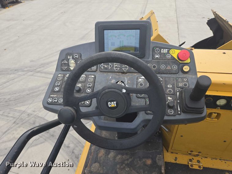 image for item DT7226 2015 Caterpillar AP655F paver