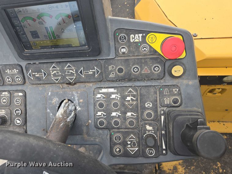 image for item DT7226 2015 Caterpillar AP655F paver