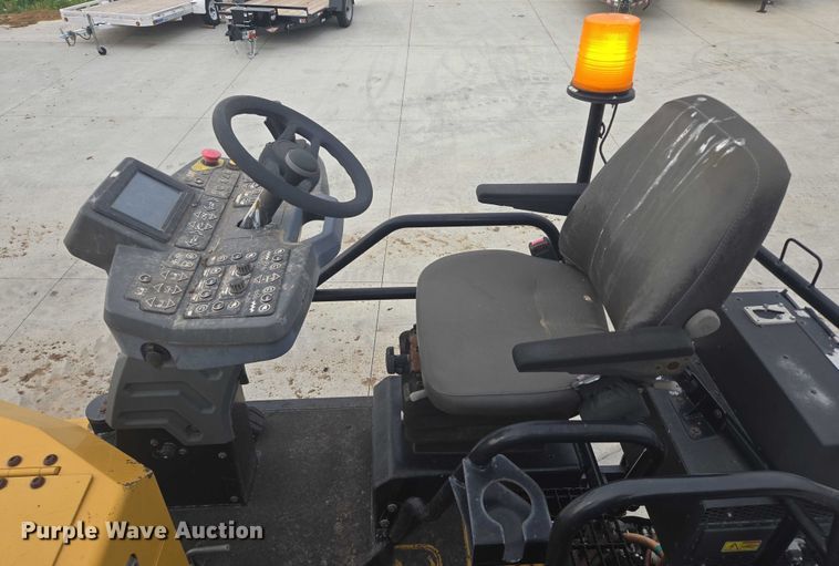 image for item DT7226 2015 Caterpillar AP655F paver
