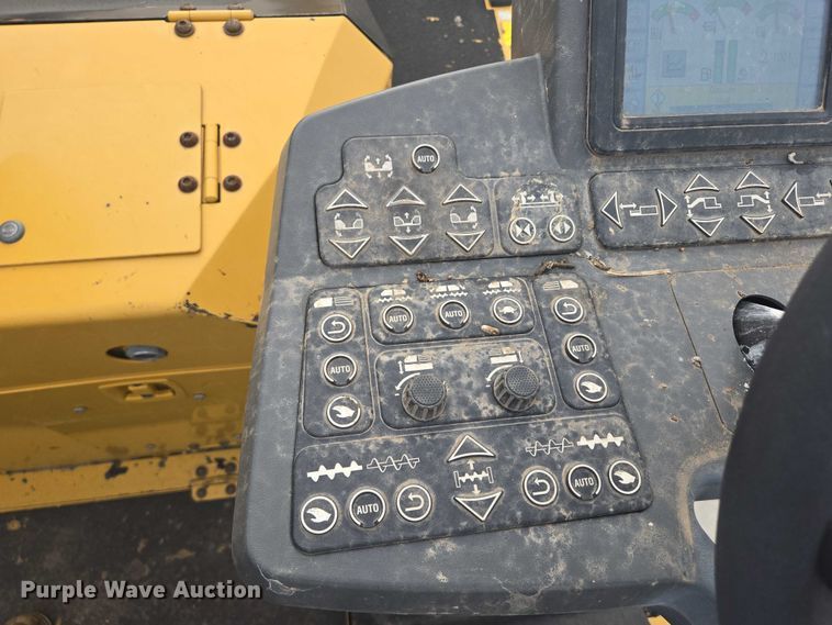 image for item DT7226 2015 Caterpillar AP655F paver