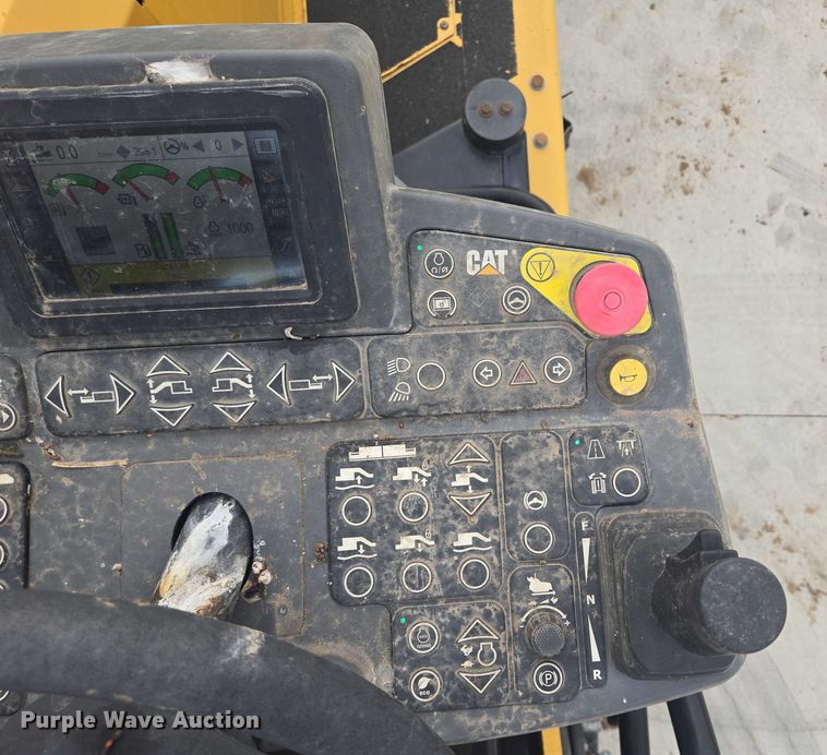 image for item DT7226 2015 Caterpillar AP655F paver