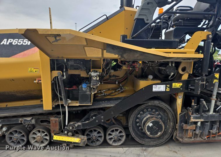 image for item DT7226 2015 Caterpillar AP655F paver