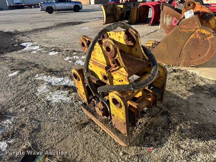 image for item DU3250 Excavator plate compactor