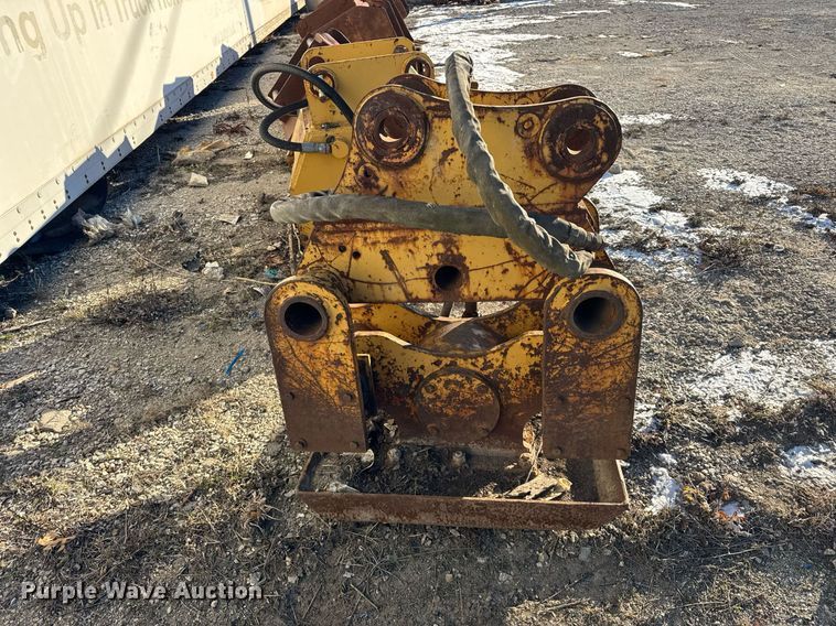 image for item DU3250 Excavator plate compactor