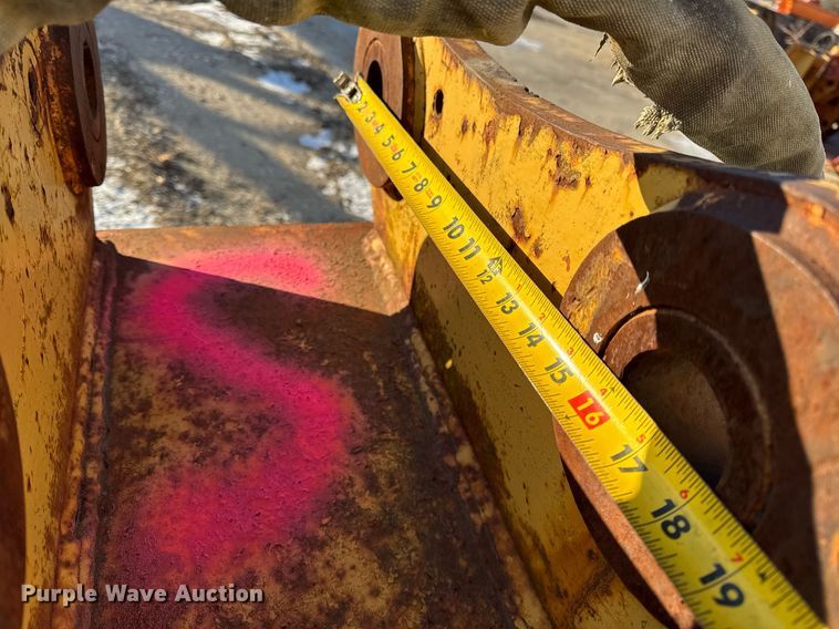 image for item DU3250 Excavator plate compactor