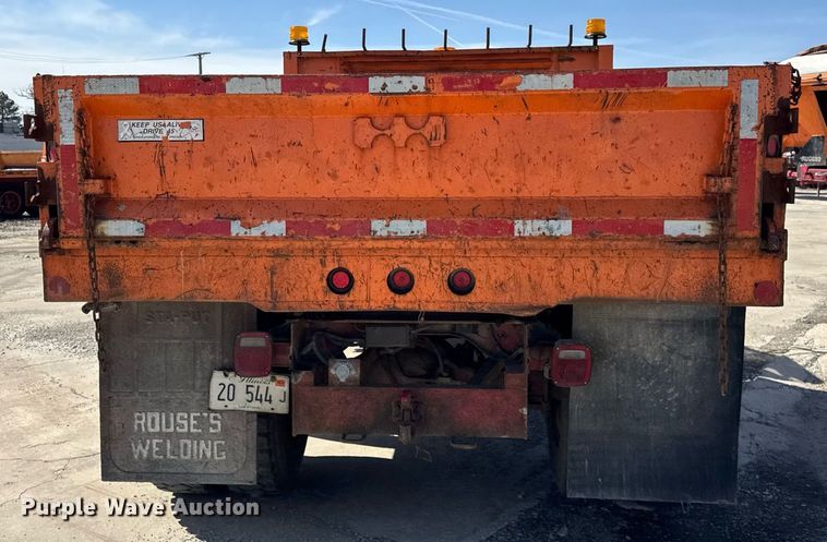 image for item DU3279 1991 Ford F700 dump truck