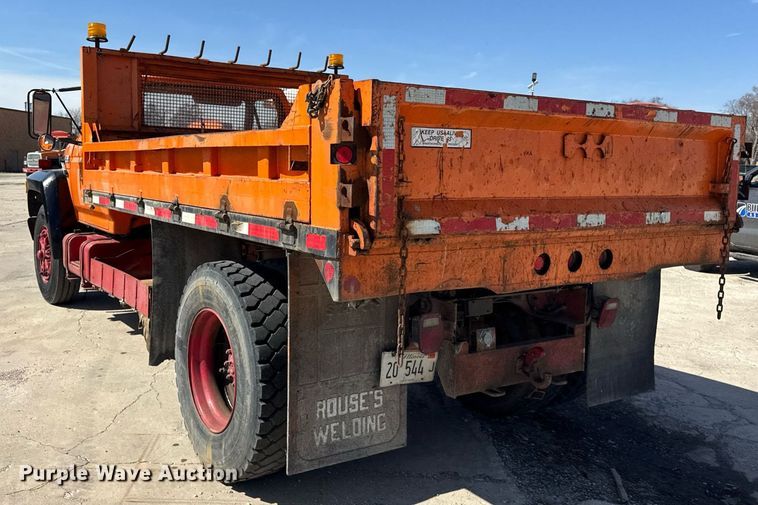 image for item DU3279 1991 Ford F700 dump truck