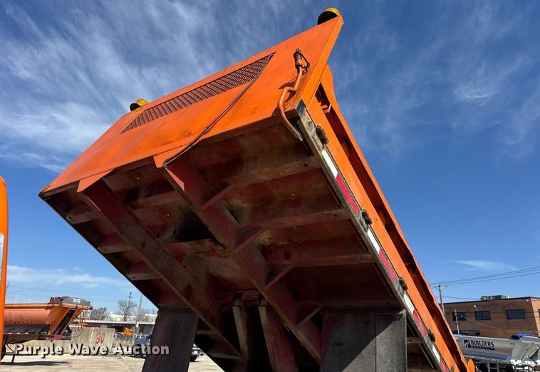 image for item DU3279 1991 Ford F700 dump truck