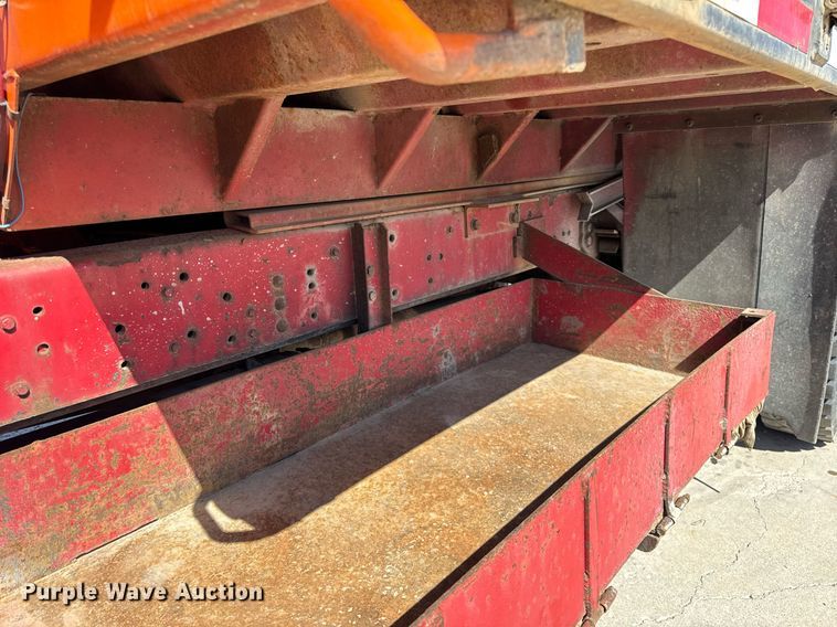 image for item DU3279 1991 Ford F700 dump truck