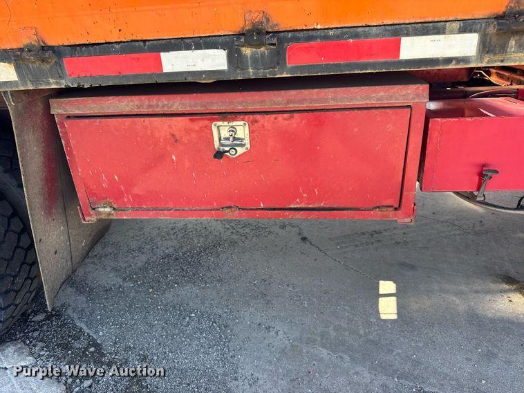 image for item DU3279 1991 Ford F700 dump truck