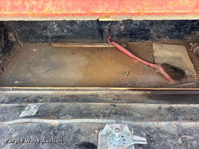 image for item DU3279 1991 Ford F700 dump truck