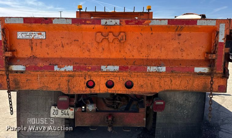 image for item DU3279 1991 Ford F700 dump truck