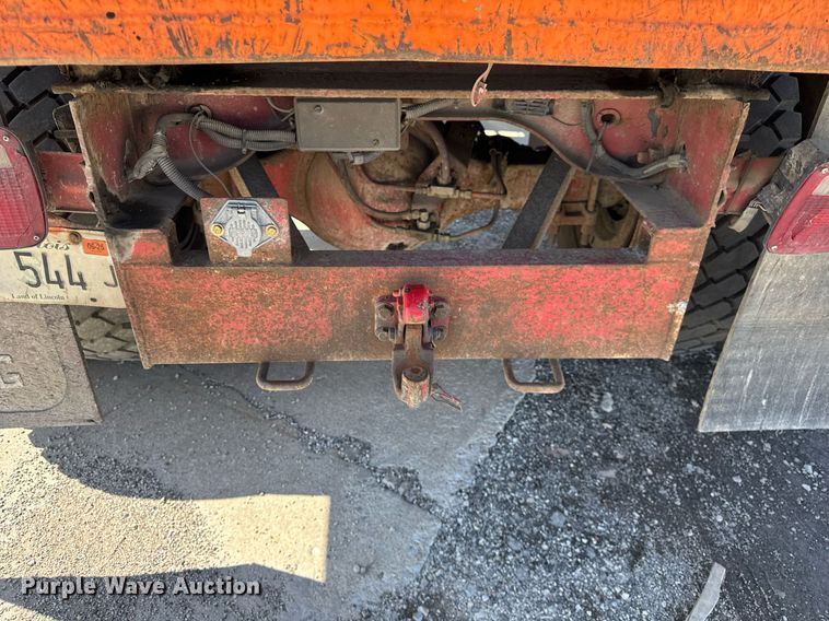 image for item DU3279 1991 Ford F700 dump truck