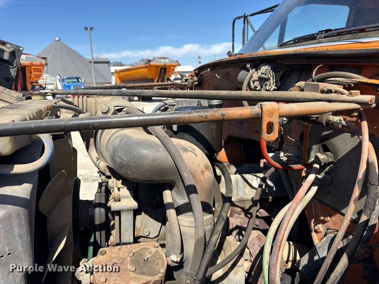 image for item DU3279 1991 Ford F700 dump truck