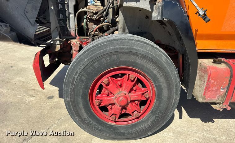 image for item DU3279 1991 Ford F700 dump truck