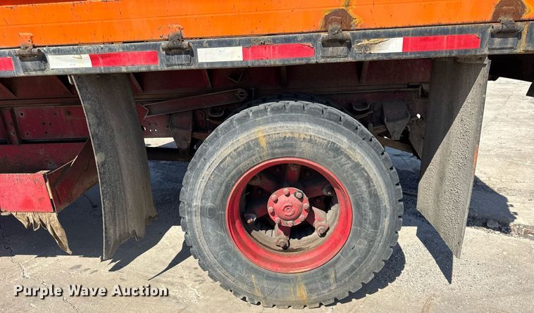 image for item DU3279 1991 Ford F700 dump truck