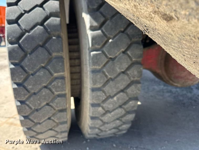 image for item DU3279 1991 Ford F700 dump truck