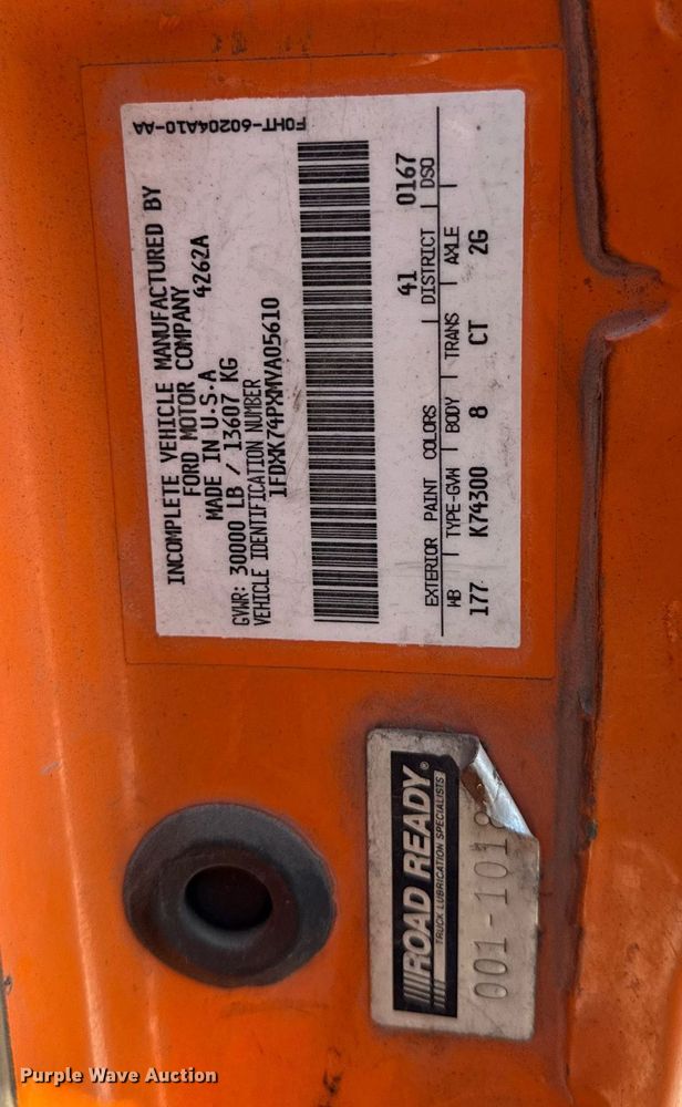 image for item DU3279 1991 Ford F700 dump truck