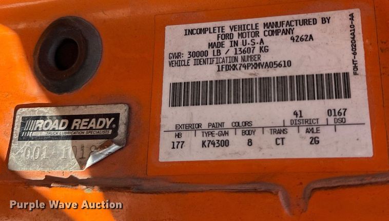 image for item DU3279 1991 Ford F700 dump truck