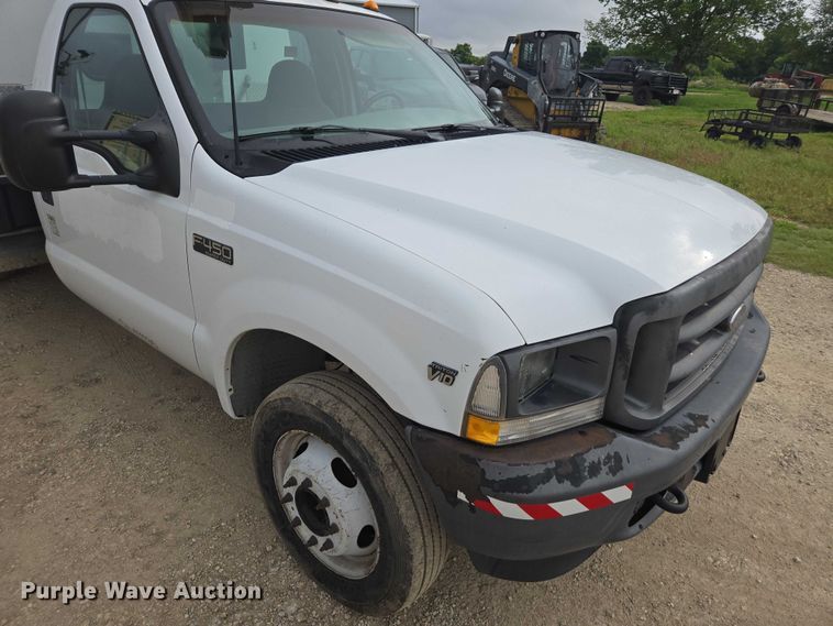 image for item DU7811 2002 Ford F450 Super Duty bucket truck