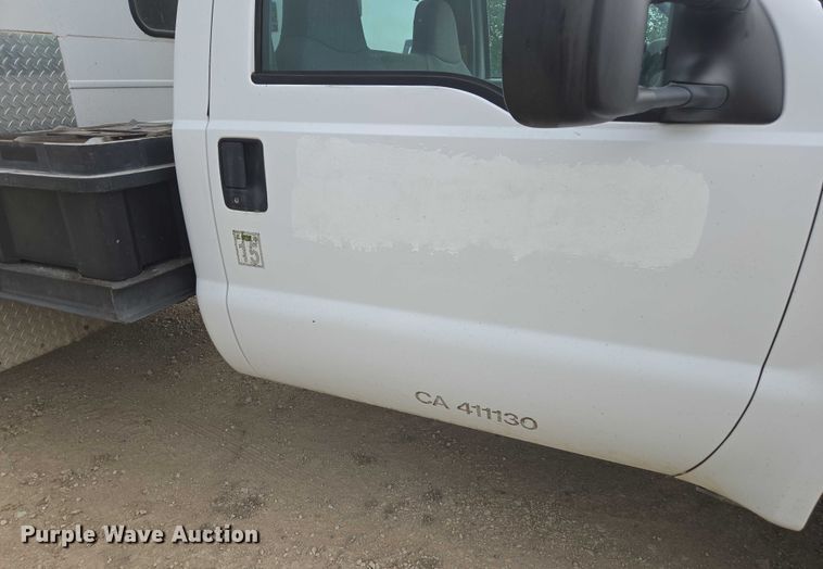 image for item DU7811 2002 Ford F450 Super Duty bucket truck